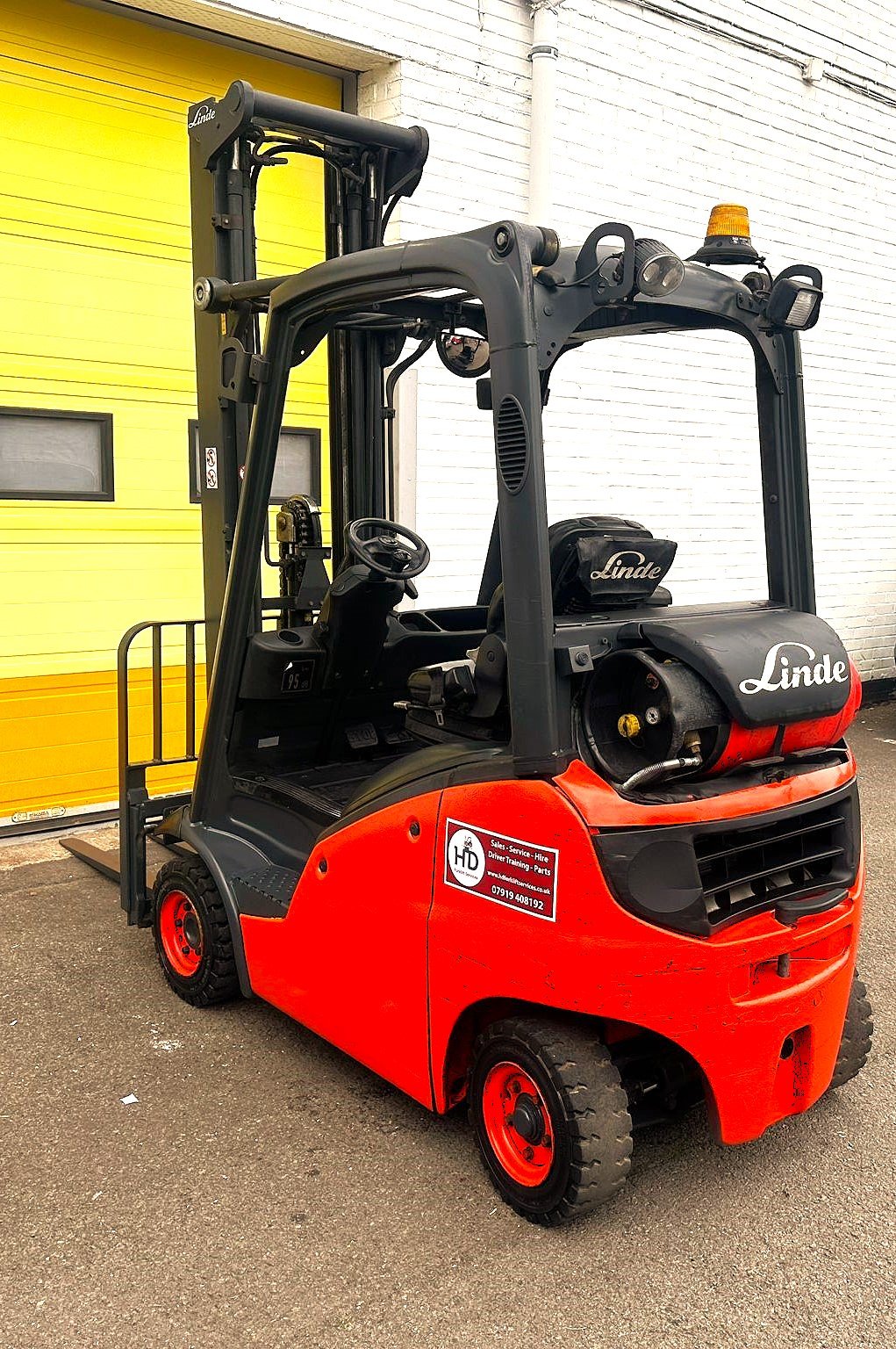 Contact 3 Forklift trucks for sale